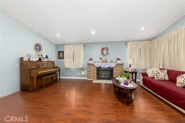 Detail Gallery Image 7 of 27 For 9962 Palo Alto St, Rancho Cucamonga,  CA 91730 - 3 Beds | 2 Baths