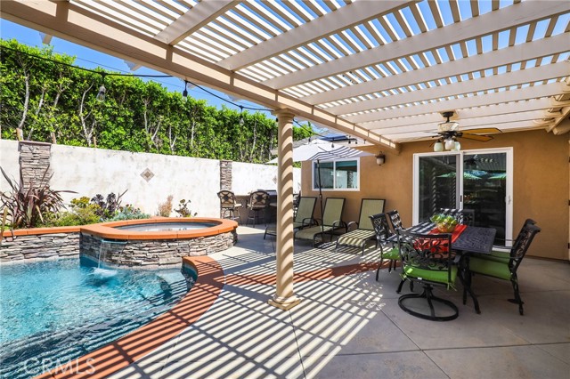 11571 Harrisburg, Rossmoor CA: https://media.crmls.org/medias/b738fc31-2f16-4172-aa52-f7480157a682.jpg