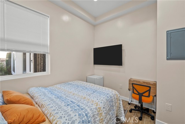 Detail Gallery Image 22 of 33 For 6920 1/2 Loma Verde, Canoga Park,  CA 91303 - 3 Beds | 3 Baths