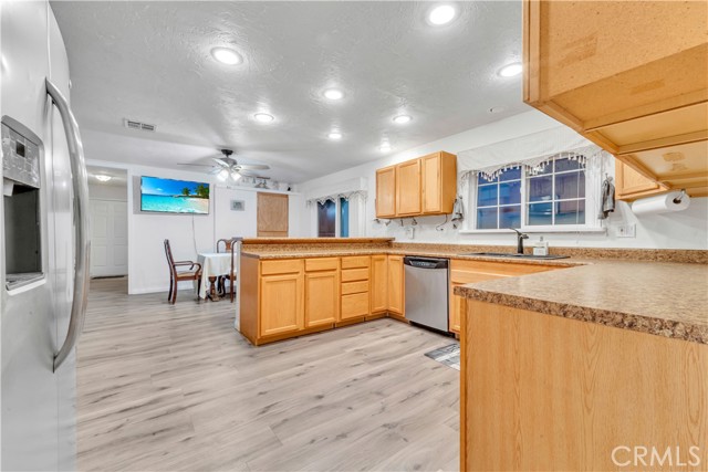 24261 Jacaranda Drive, Tehachapi CA: https://media.crmls.org/medias/b73a2cf3-ec3c-439a-9c1b-f17e752751d2.jpg