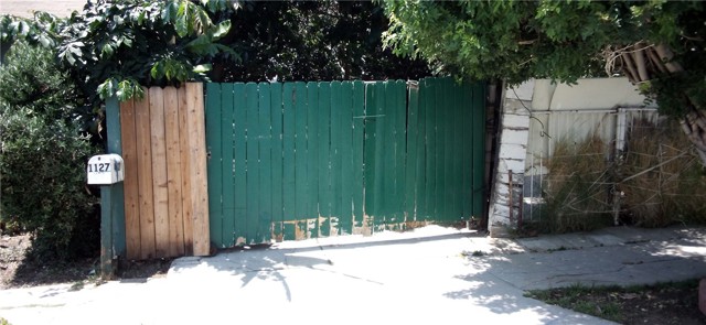 1127 N Commonwealth Avenue, Los Angeles CA: https://media.crmls.org/medias/b73a6027-09c3-4b78-aa4b-c56eda438f16.jpg