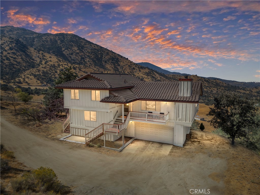 24800 Woodford Tehachapi Road