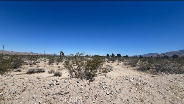 0 Cherokee Trail, Lucerne Valley CA: https://media.crmls.org/medias/b73abe3a-3fd5-4296-8718-fe9800160d61.jpg