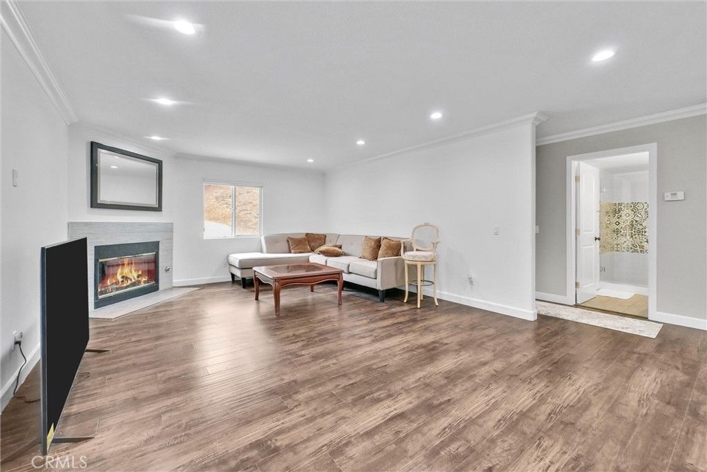 MLS #WS25229211 image #15