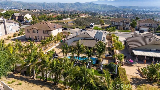 229 Oldenburg Lane, Norco CA: https://media.crmls.org/medias/b73b9f79-b854-4f2c-8156-ee0724b3bb01.jpg