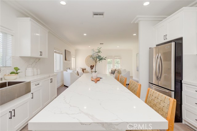 2220 Gates Avenue, Redondo Beach, California 90278, 4 Bedrooms Bedrooms, ,2 BathroomsBathrooms,Residential,Sold,Gates,SB21194759