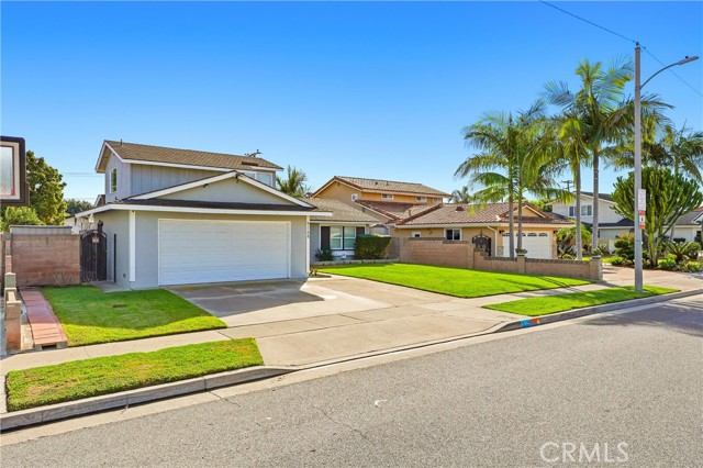 Detail Gallery Image 2 of 34 For 9168 El Colorado, Fountain Valley,  CA 92708 - 5 Beds | 2 Baths