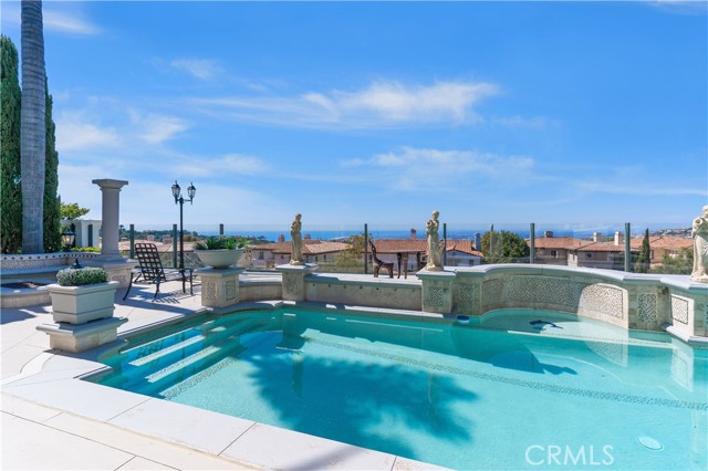 7 Vista Luci, Newport Coast CA: https://media.crmls.org/medias/b73ca730-7e8a-423a-880c-6cdc18b39be4.jpg