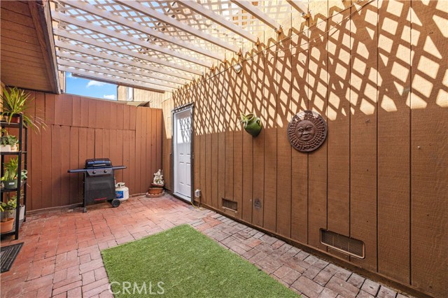 Detail Gallery Image 21 of 31 For 9158 Van Nuys Bld #8,  Panorama City,  CA 91402 - 2 Beds | 3 Baths