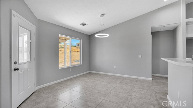 7939 Lassen Avenue, Hesperia CA: https://media.crmls.org/medias/b73cf686-dbb0-41db-95e8-d1d473da2f69.jpg