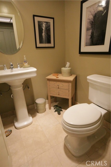 Remodeled guest bath with limestone counters and travertine flooring!