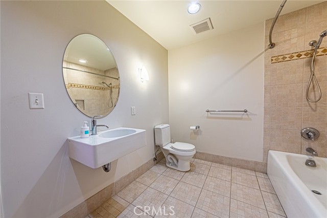 1111 South Grand Avenue, 518 photo 20