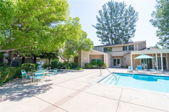 Detail Gallery Image 30 of 32 For 10055 Melinda Way #4,  Northridge,  CA 91325 - 3 Beds | 2/1 Baths