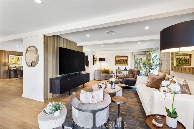 Detail Gallery Image 6 of 69 For 23202 Aetna St, Woodland Hills,  CA 91367 - 5 Beds | 4 Baths