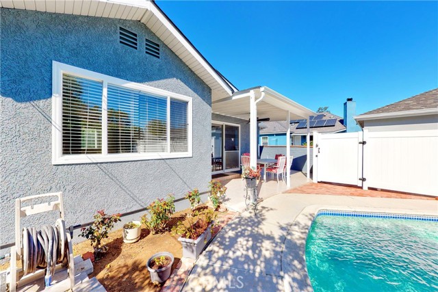 Detail Gallery Image 27 of 35 For 7648 Ostrom Ave, Lake Balboa,  CA 91406 - 4 Beds | 3 Baths