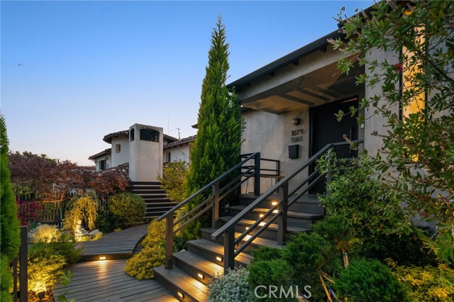 Detail Gallery Image 3 of 65 For 1079 San Jose Ave, Burbank,  CA 91501 - 4 Beds | 3/1 Baths