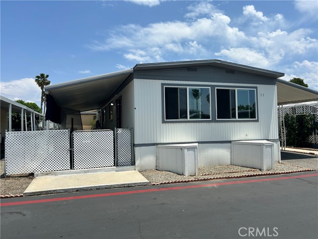 1455 S State Street, Hemet CA: https://media.crmls.org/medias/b73eeffc-0c9c-455f-aa19-6d9093b139fb.jpg