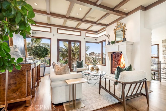 86 Emerald Bay, Laguna Beach CA: https://media.crmls.org/medias/b74016fc-7b7f-4e6d-8d42-71f678b56ea9.jpg