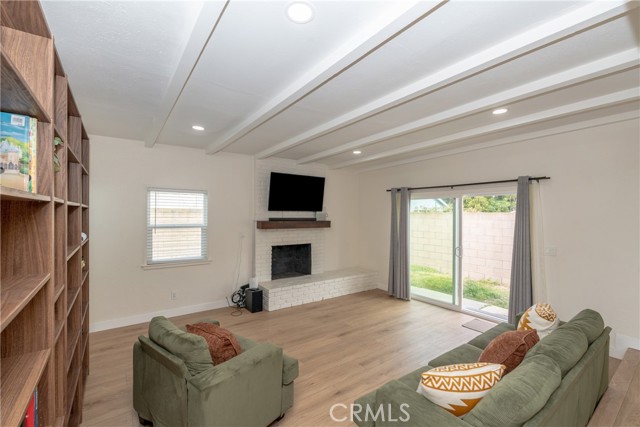 Detail Gallery Image 5 of 13 For 6301 Indiana Ave, Long Beach,  CA 90805 - 3 Beds | 2 Baths