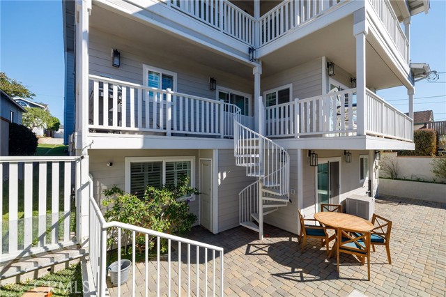 Detail Gallery Image 22 of 56 For 1219 S Irena, Redondo Beach,  CA 90277 - 5 Beds | 5 Baths