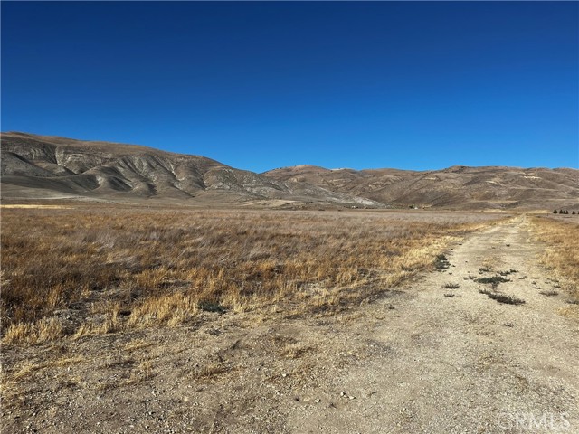 1 Arriba Trail, Santa Margarita CA: https://media.crmls.org/medias/b742bdb4-3239-43eb-934a-712c93149583.jpg