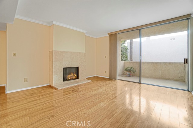 Detail Gallery Image 4 of 28 For 5325 Newcastle Ave #240,  Encino,  CA 91316 - 2 Beds | 2 Baths