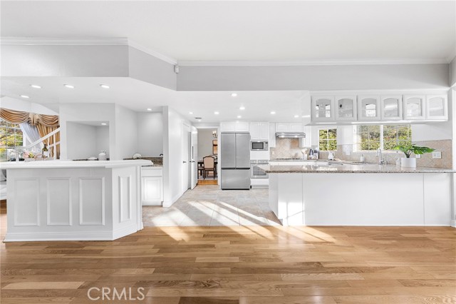 338 Laurel Avenue, Arcadia CA: https://media.crmls.org/medias/b7438838-d7d4-4e85-b236-58bb0e3d65b9.jpg