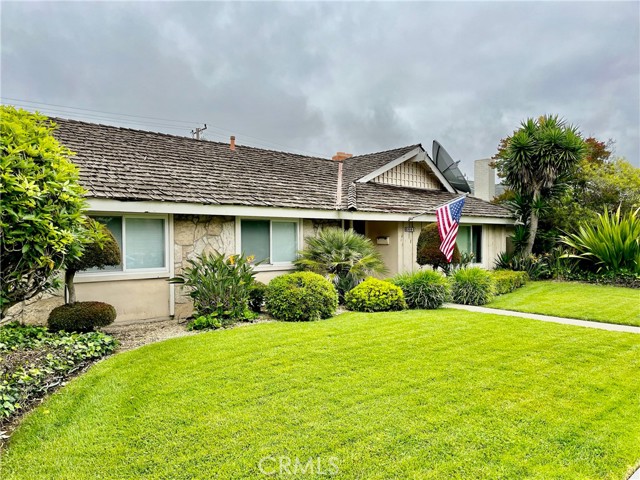 Detail Gallery Image 1 of 1 For 5691 Heil Ave, Huntington Beach,  CA 92649 - 4 Beds | 2 Baths