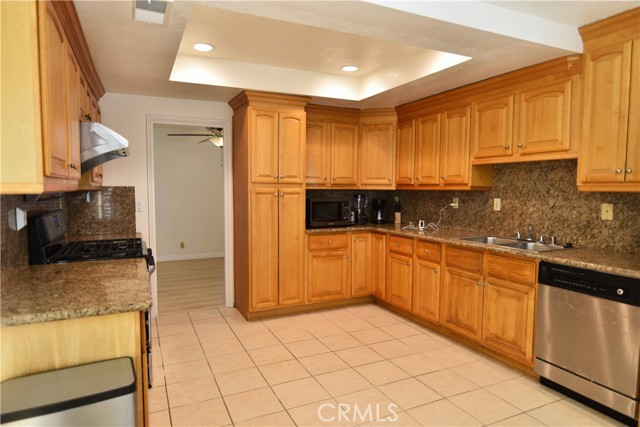 Detail Gallery Image 6 of 16 For 1336 Brookside Ct, Upland,  CA 91784 - 3 Beds | 2 Baths