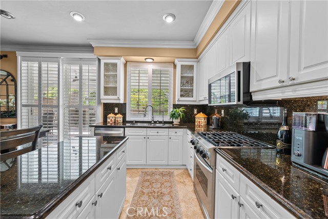 28456 Calex Drive, Valencia CA: https://media.crmls.org/medias/b7444e2c-1f43-404e-a12e-441d6f868797.jpg