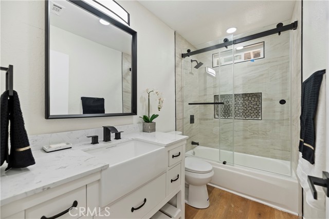 5430 Avenue Juan Bautista, Jurupa Valley CA: https://media.crmls.org/medias/b744af6f-2440-4ee6-89b9-b5c1d36b7f22.jpg