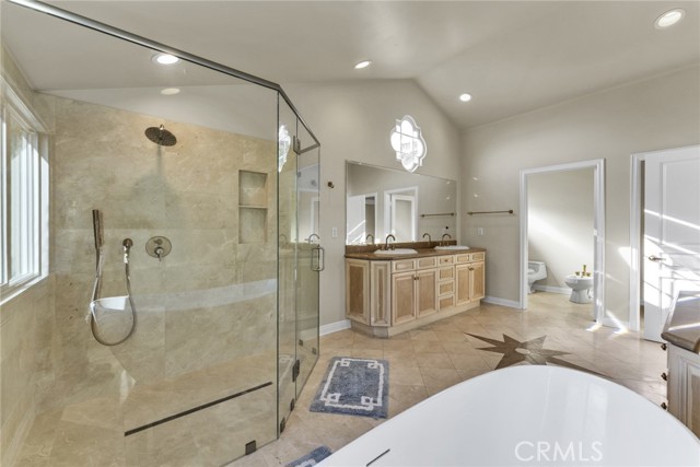 Detail Gallery Image 19 of 32 For 2412 Jupiter, Los Angeles,  CA 90046 - 6 Beds | 5 Baths