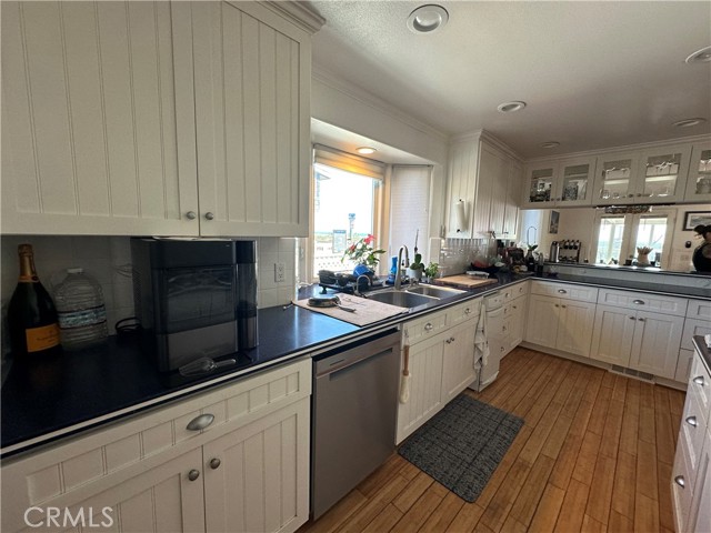 16685 S Pacific Avenue, Sunset Beach CA: https://media.crmls.org/medias/b7467b62-98a6-44ff-abf0-c0bc62699b6d.jpg