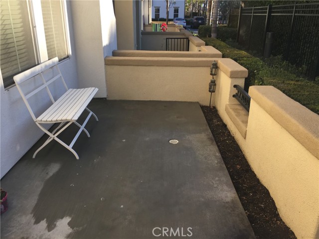 Detail Gallery Image 2 of 5 For 6341 Amadora, Corona,  CA 91752 - 4 Beds | 2/1 Baths