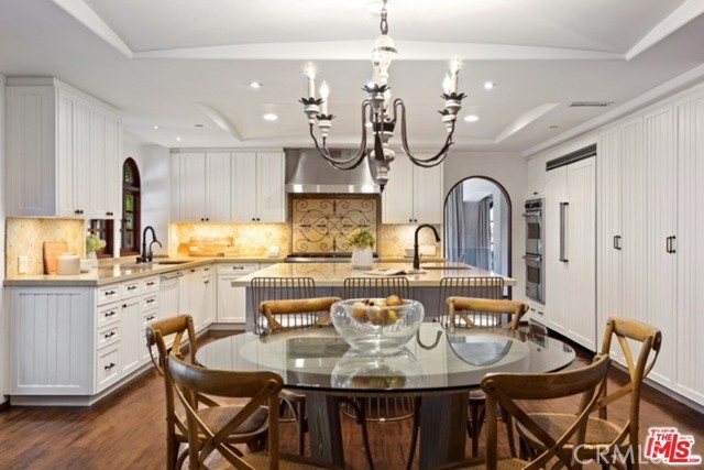 Detail Gallery Image 9 of 29 For 746 Norway Ln, Los Angeles,  CA 90049 - 5 Beds | 6 Baths