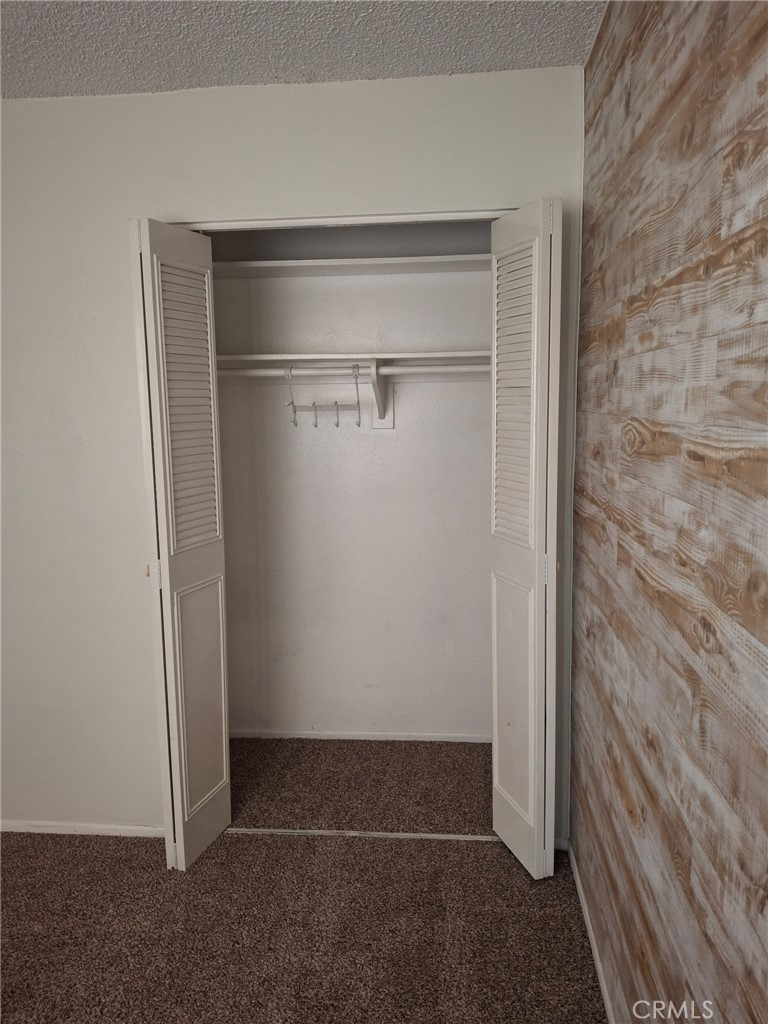 https://media.crmls.org/medias/b7486526-ba35-45c4-b42a-e132e4105a27.jpg?preset=X-Large