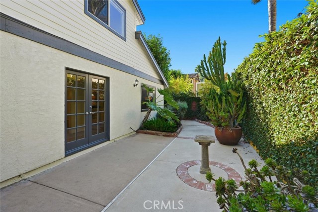Detail Gallery Image 11 of 23 For 2113 Marshallfield Ln #B,  Redondo Beach,  CA 90278 - 4 Beds | 2/1 Baths