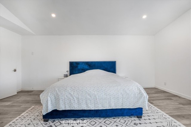 2481 S Bundy Drive, Los Angeles CA: https://media.crmls.org/medias/b748ba31-fb1e-4c99-96f9-2ea28bf55f93.jpg