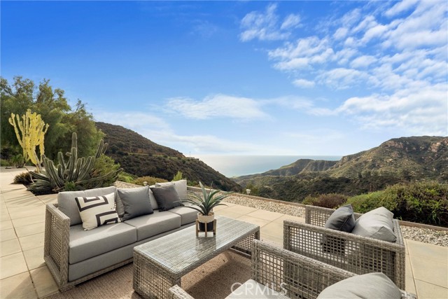 Detail Gallery Image 10 of 62 For 22581 Mansie Rd, Malibu,  CA 90265 - 4 Beds | 3/1 Baths
