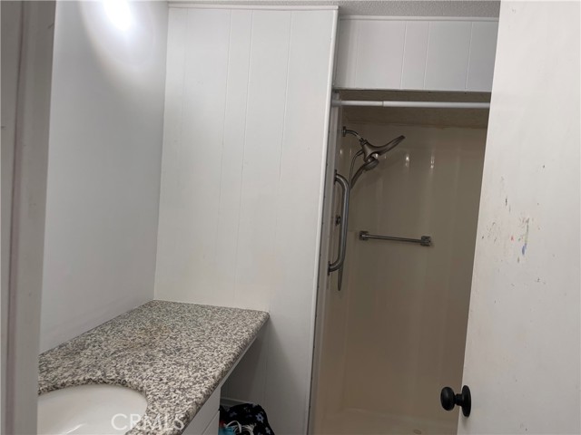 2205 W Acacia Ave, Hemet CA: https://media.crmls.org/medias/b7490896-e644-4a5a-b316-c1aee2a2b12e.jpg