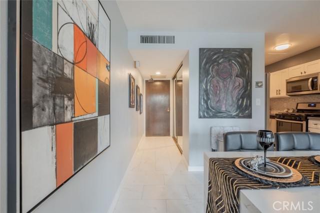 Detail Gallery Image 3 of 32 For 800 W 1st St #502,  Los Angeles,  CA 90012 - 1 Beds | 1 Baths