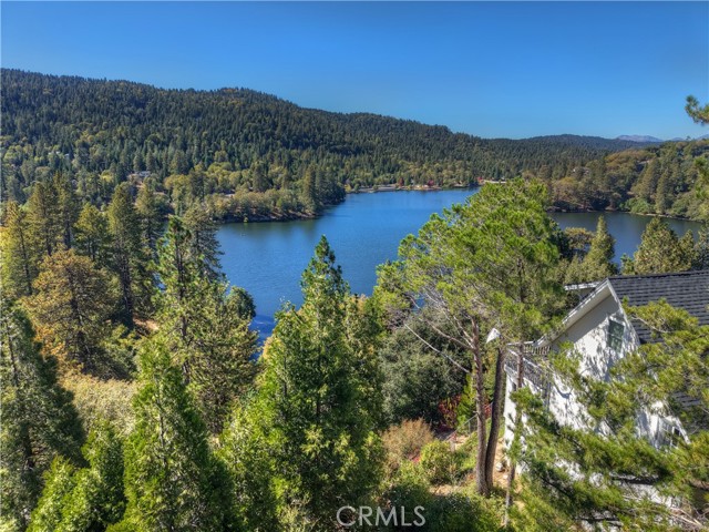 Detail Gallery Image 2 of 14 For 428 Delle Dr, Crestline,  CA 92325 - – Beds | – Baths