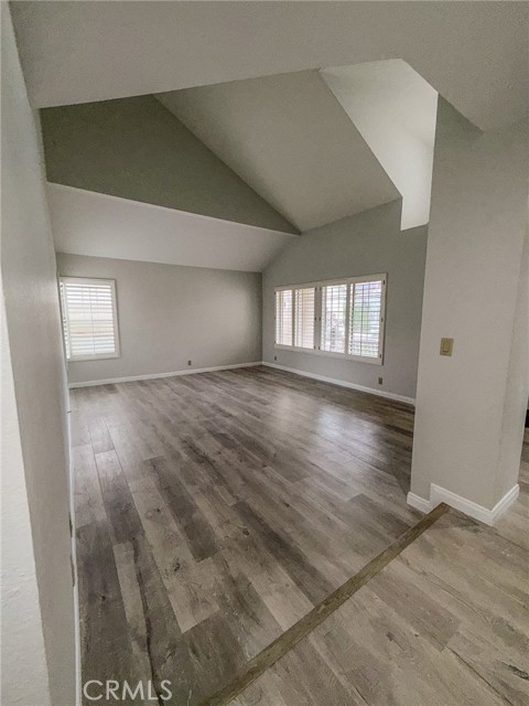 Detail Gallery Image 2 of 55 For 5018 Evanwood Ave, Oak Park,  CA 91377 - 4 Beds | 2/1 Baths