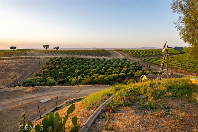 5015 Stagg Hill Place, Paso Robles CA: https://media.crmls.org/medias/b74a1f39-7ecd-4e93-a79d-0e150ff46970.jpg