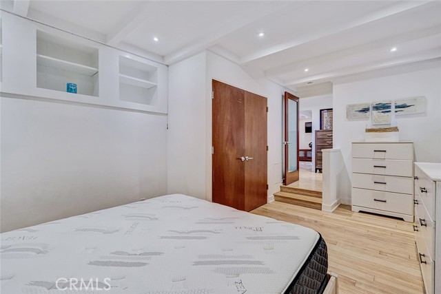 3205 Bayview Drive, Manhattan Beach, California 90266, 5 Bedrooms Bedrooms, ,5 BathroomsBathrooms,Residential,For Sale,Bayview,SB26067701