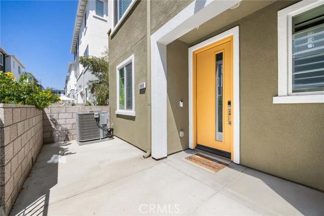 Detail Gallery Image 4 of 45 For 1460 W Sunrise Ln, San Pedro,  CA 90732 - 4 Beds | 3/1 Baths