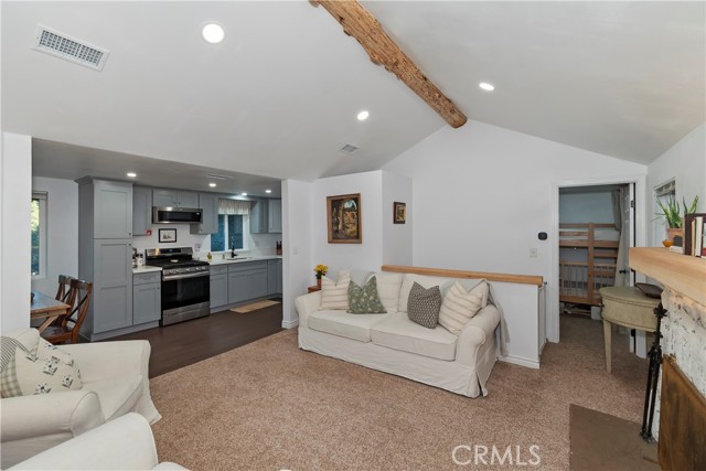 687 Spring, Cedarpines Park CA: https://media.crmls.org/medias/b74bbb0b-9bc2-4055-8994-a55775f974ce.jpg