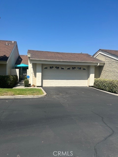 13 Creekwood, Irvine CA: https://media.crmls.org/medias/b74c700e-2cd2-4edb-b101-11c9bba847ca.jpg