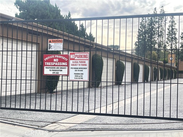 100 Hurlbut Street, Pasadena CA: https://media.crmls.org/medias/b74c93e1-7abd-4de5-b1df-4380d2a46150.jpg