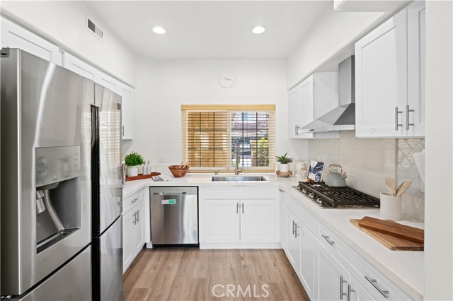 Detail Gallery Image 25 of 37 For 10889 Creekbridge Pl, San Diego,  CA 92128 - 2 Beds | 2/1 Baths